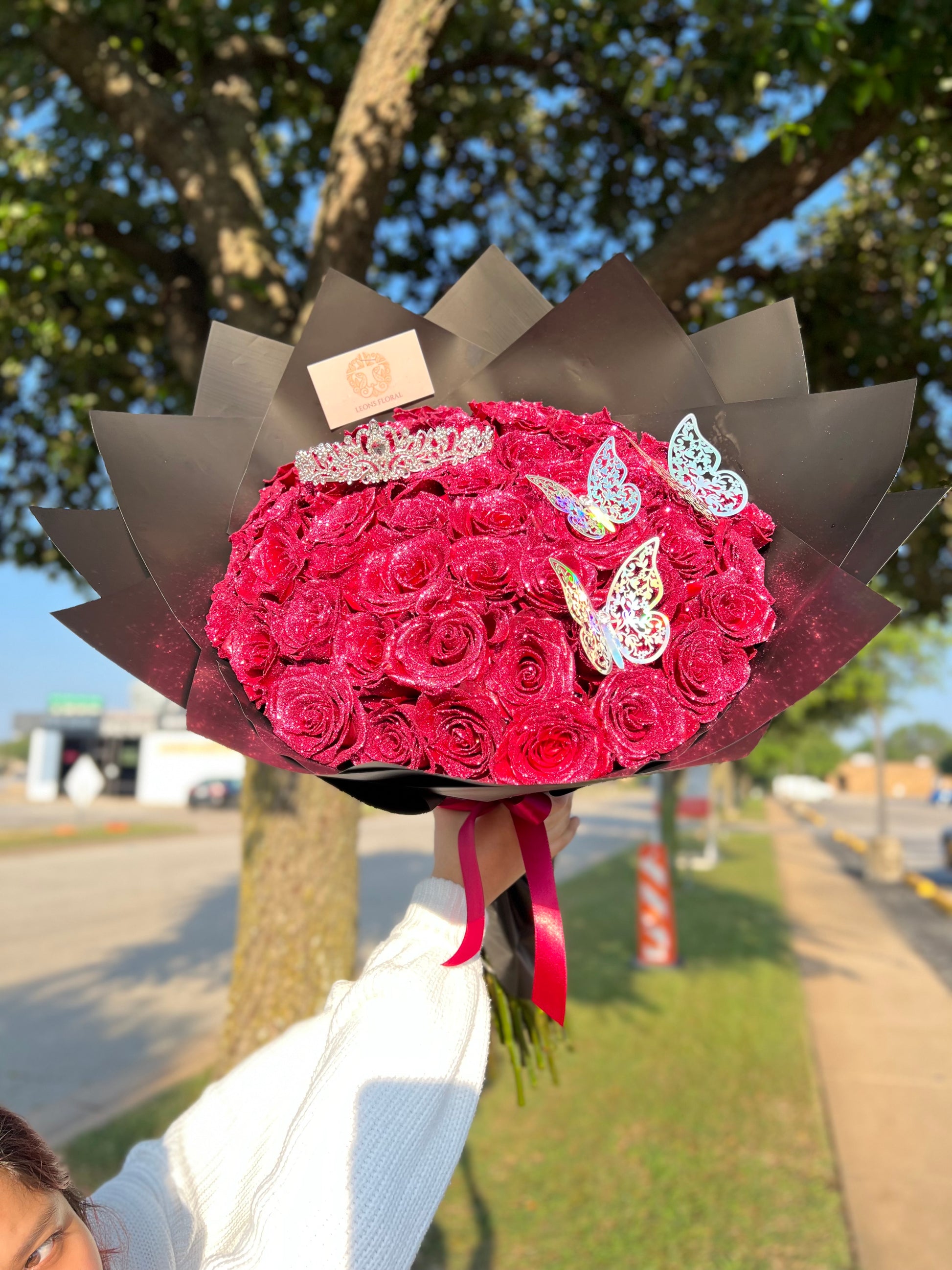 Glitter Rose Bouquet – Leon's Floral